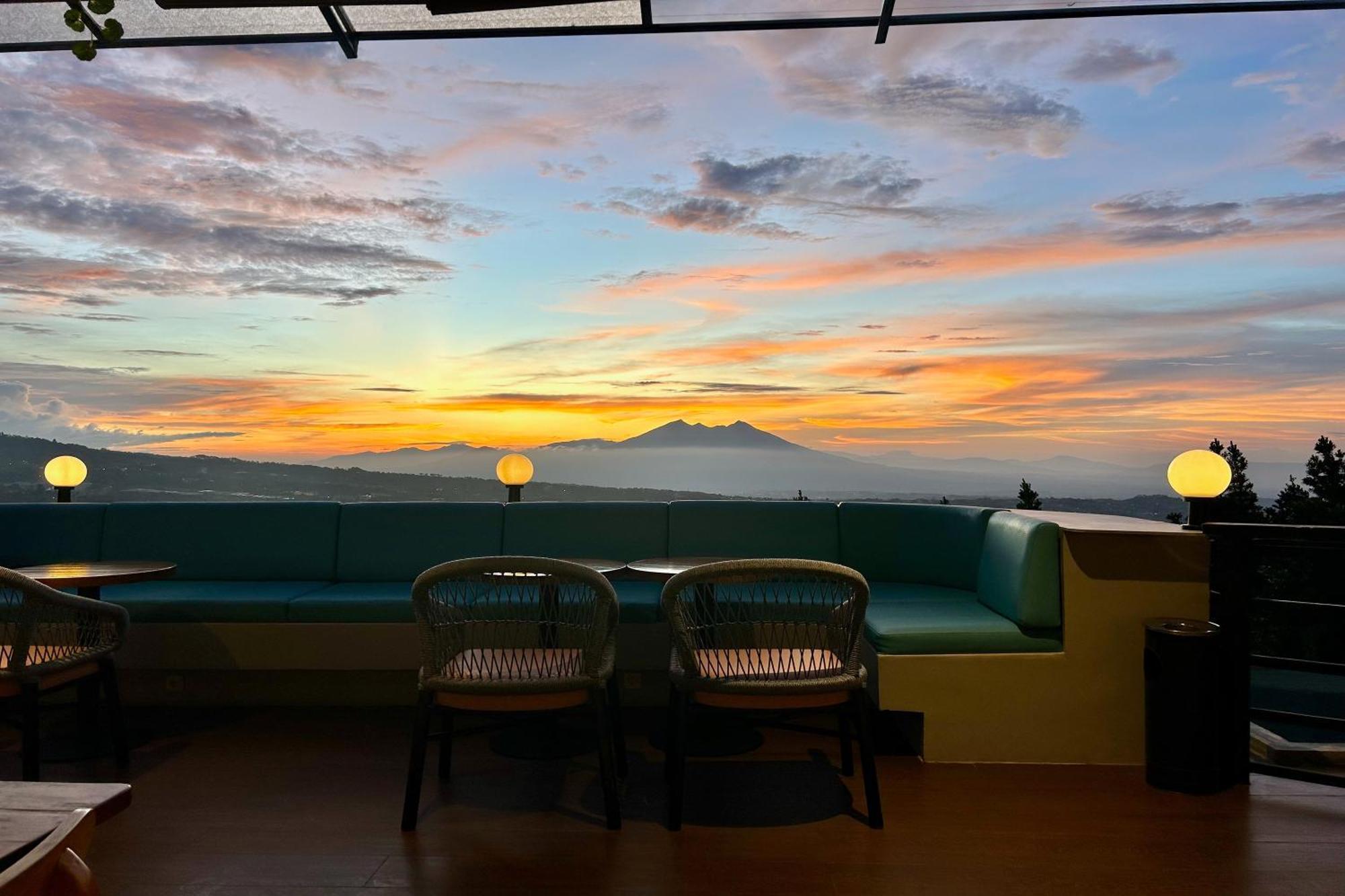 Alinson Sunset Hill 3* Bogor